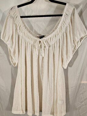 Torrid NWT Knit Gauze scoop Neck Peasant Blouse. Size 2